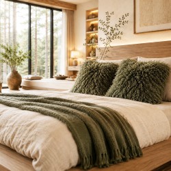 Coussin en fausse fourrure mongole crème | Coussins en fourrure bouclée crème |