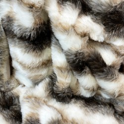 Plaid en fausse fourrure Italian Wolf | Grands plaids pour canapés et lits (Royaume-Uni)