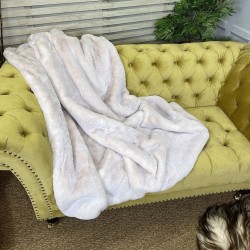 Plaid en fausse fourrure beige givré | Grand plaid ou couvre-lit en fausse fourrure beige