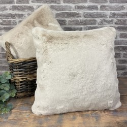 Coussin en fausse fourrure beige Richmond | Oreiller en fourrure beige | Coussin en fourrure beige