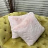 Coussin en fausse fourrure rose Richmond | Oreiller en fourrure rose | Coussin en fourrure rose