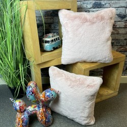 Coussin en fausse fourrure rose Richmond | Oreiller en fourrure rose | Coussin en fourrure rose