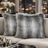 Coussin en fausse fourrure à rayures opossum | Coussin en fourrure grise | Coussin en fourrure rayée