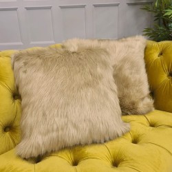 Coussins en fausse fourrure camel | Oreillers en fausse fourrure beige | Coussins unis en fausse fourrure