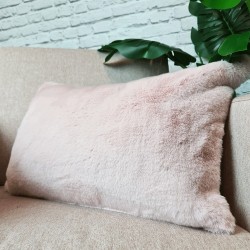 Coussin rectangulaire rose Richmond | Coussins rectangulaires en fausse fourrure |