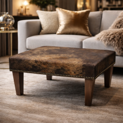 Tabouret carré en cuir de vachette de taille moyenne |