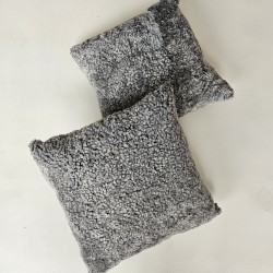 Paire de coussins en véritable peau de mouton à poils courts gris, 40 cm